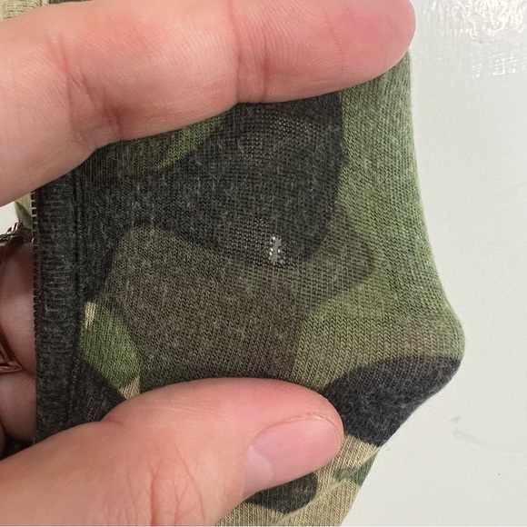 Posh Peanut Camo 9-12m footie - Picture 7 of 9